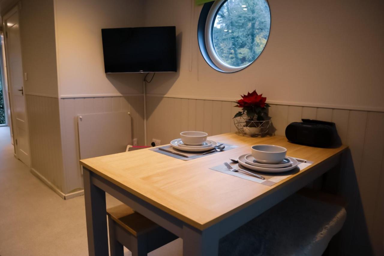 Apartament Lady Florence, Maidstone A Unique River Boat With Castle Views Zewnętrze zdjęcie